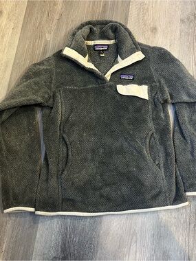 Patagonia women Dark Gray Fleece Pullover Sweater